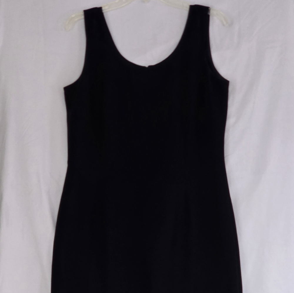Elegant Black Sleeveless Dress